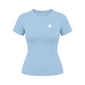 Himmelblaues körpernahes Belarté Damen-Sportshirt, Vorderseite