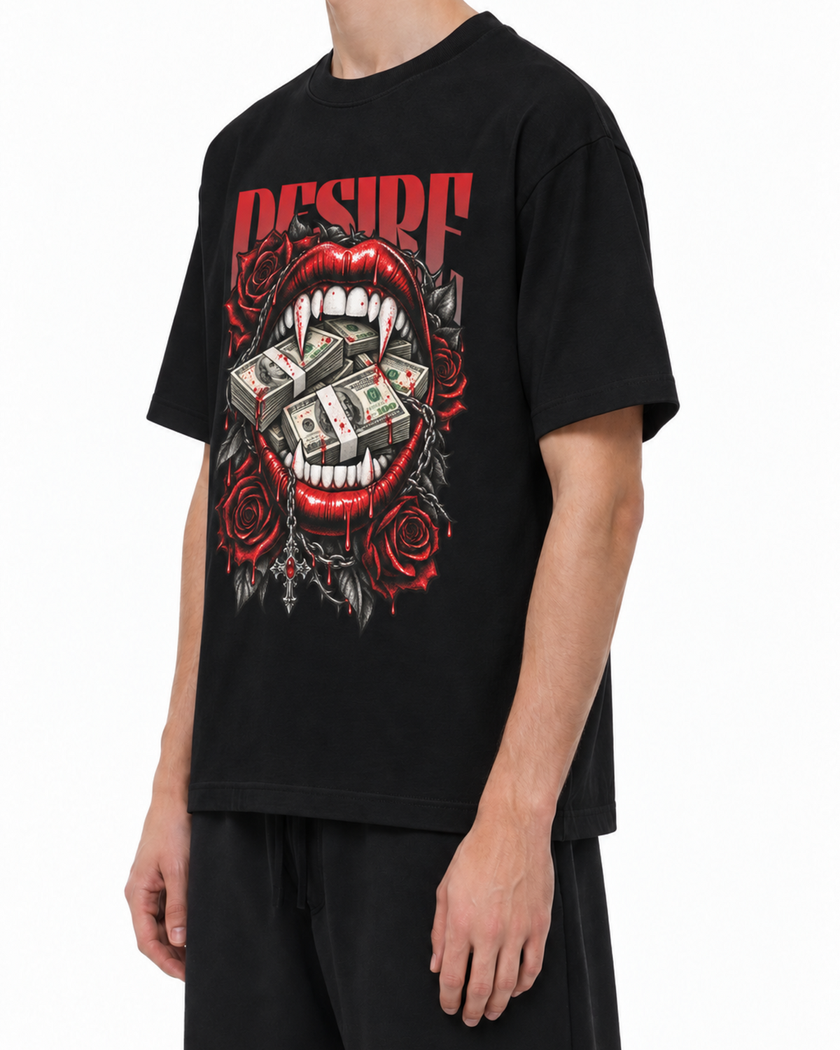 T-shirt noir Belarté Vamp Desire porté par un mannequin, vue de trois quarts
