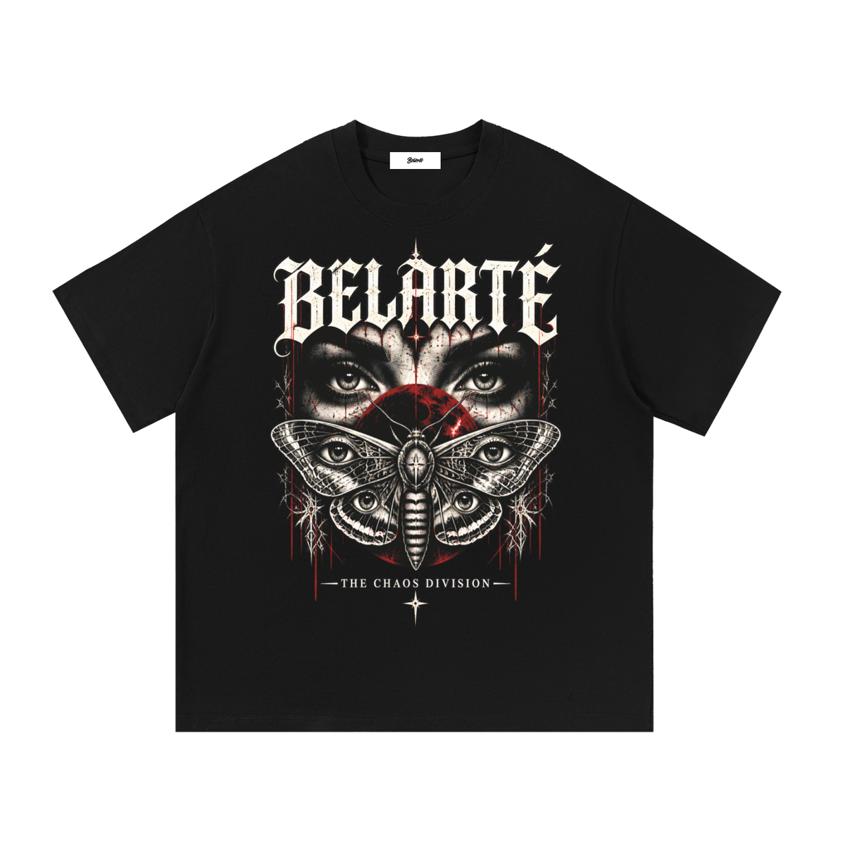 Schwarzes Belarté Chaos Division Baumwoll-T-Shirt mit Mottenmotiv, Augen und gotischem Logo, Vorderansicht